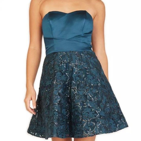 NWT BCX JUNIORS EMBROIDERED STRAPLESS FIT & FLARE DRESS  - sz 13 / womens sz 10 - Picture 1 of 8